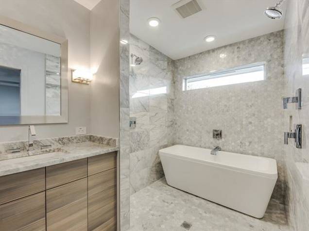 3239 Whirlaway Road Master Bath