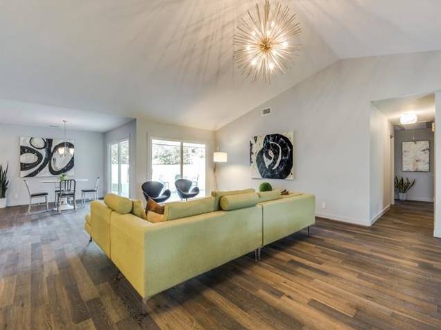 3239 Whirlaway RoadLiving