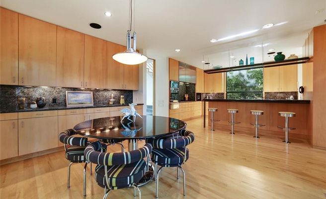 3908 Euclid bfast
