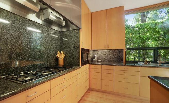 3908 Euclid kitchen 2