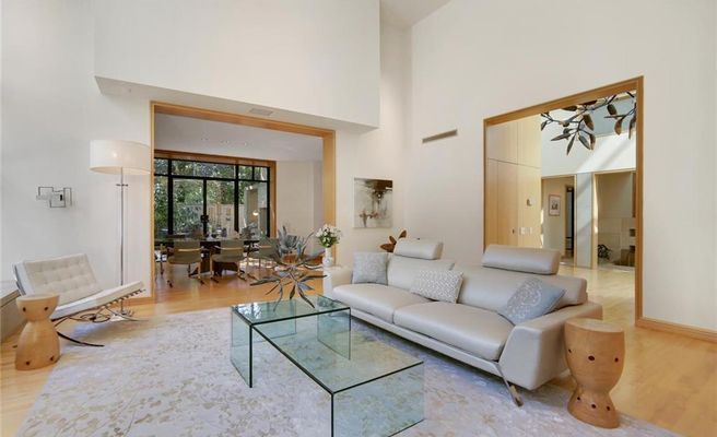 3908 Euclid sofa