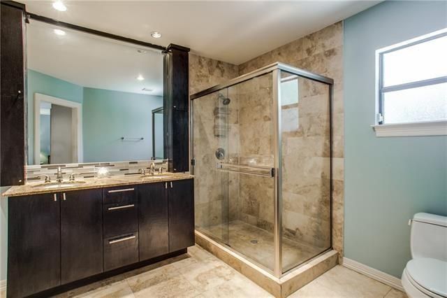 5220 Parkland - Master Bath 1