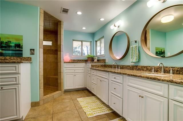 622 Mayrant Master Bath
