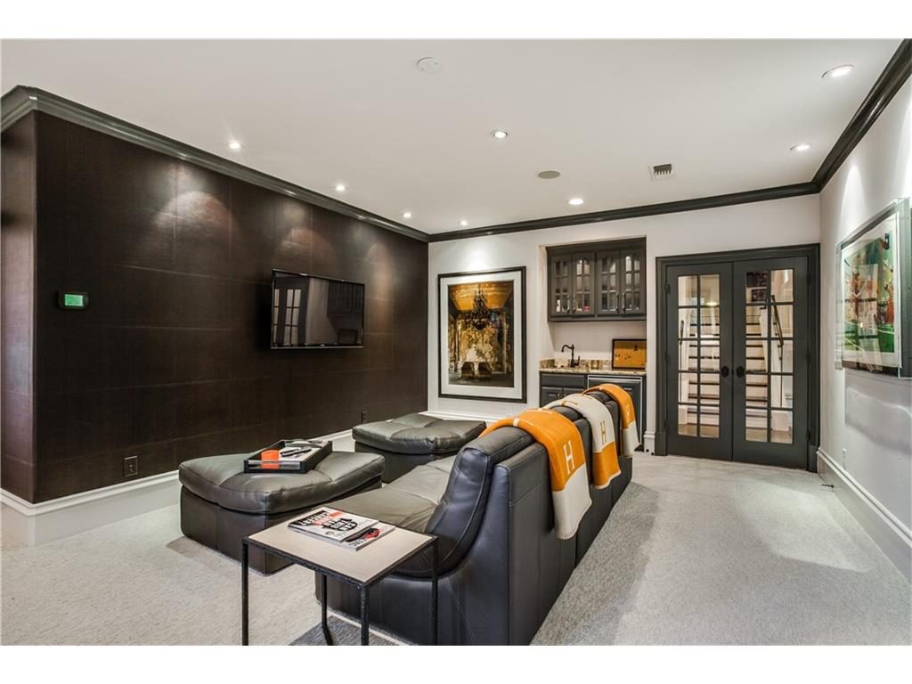 6809 Golf Game Room