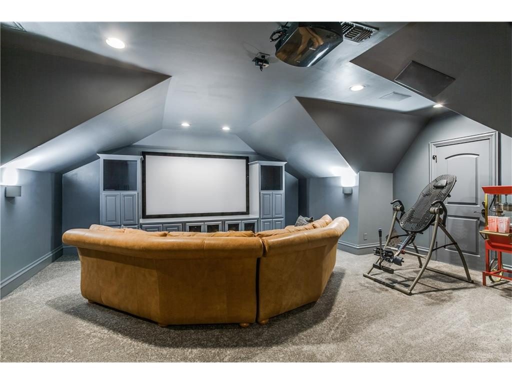 6809 Golf Theater