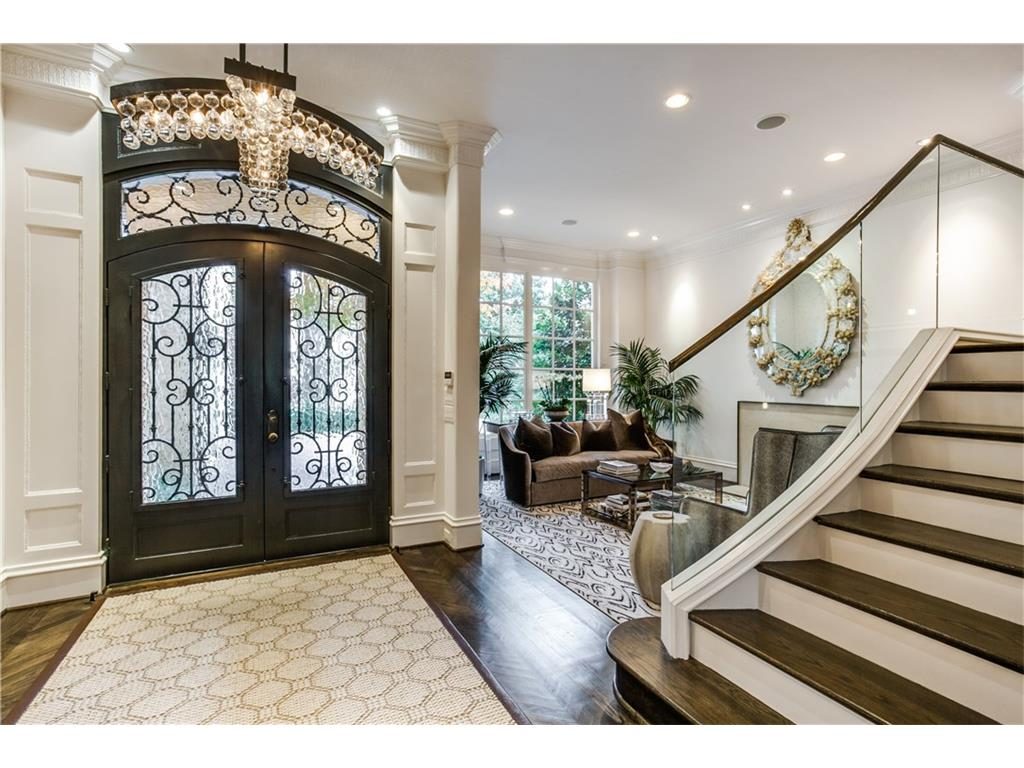3809 Golf Entry Door View
