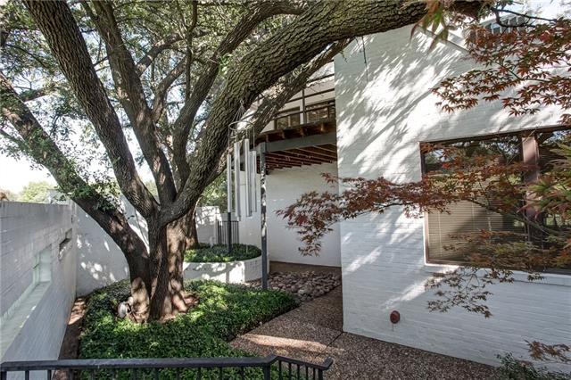 Shady Oaks