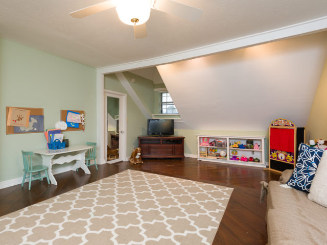 6105 Glennox Playroom