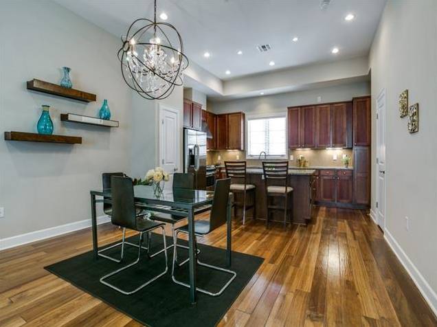 3210 Carlisle Dining Kitchen