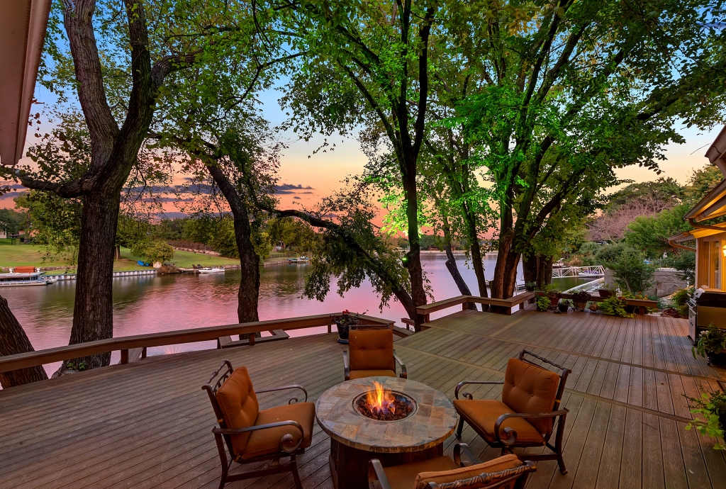 Living on Luther Lake in Fort Worth Brings Spectacular View