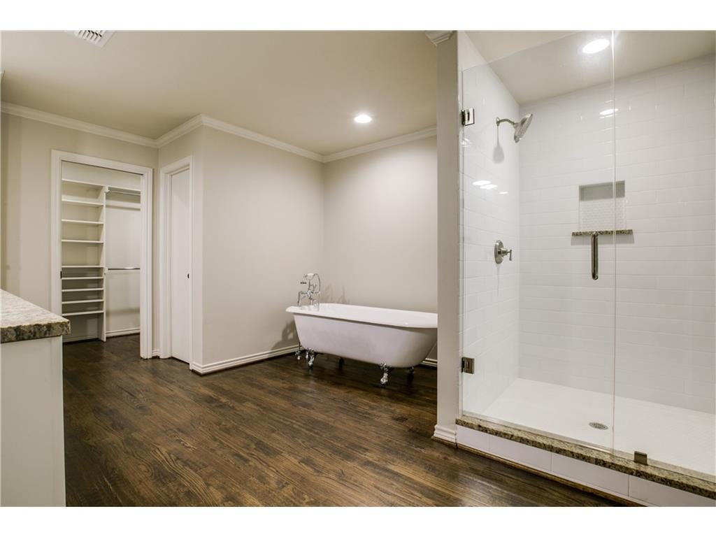 4417 Echo Glen Master Bath