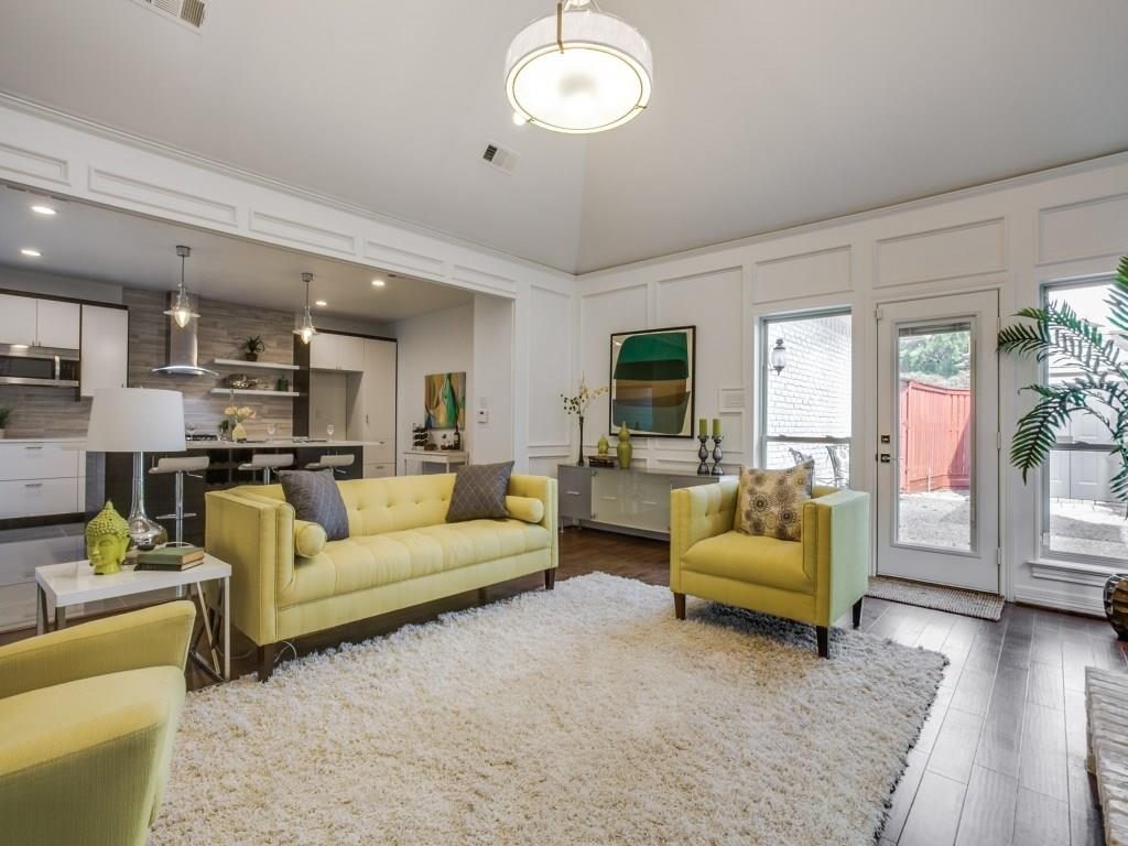 5711 Orchid Living 2