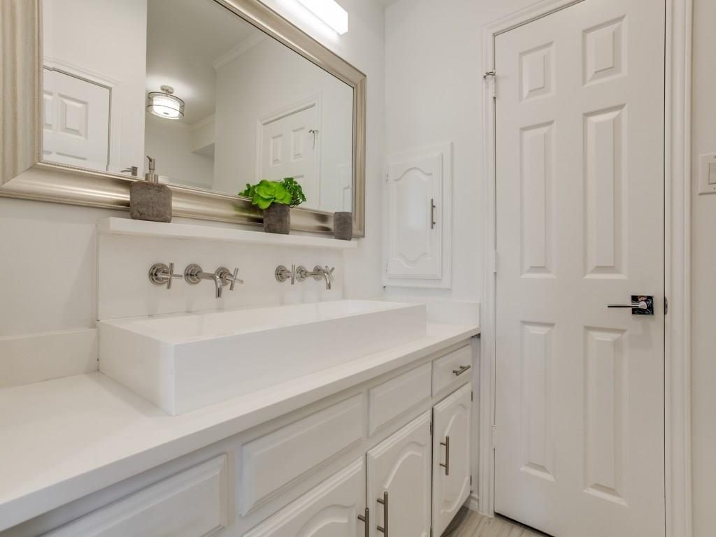 5711 Orchid Master bath