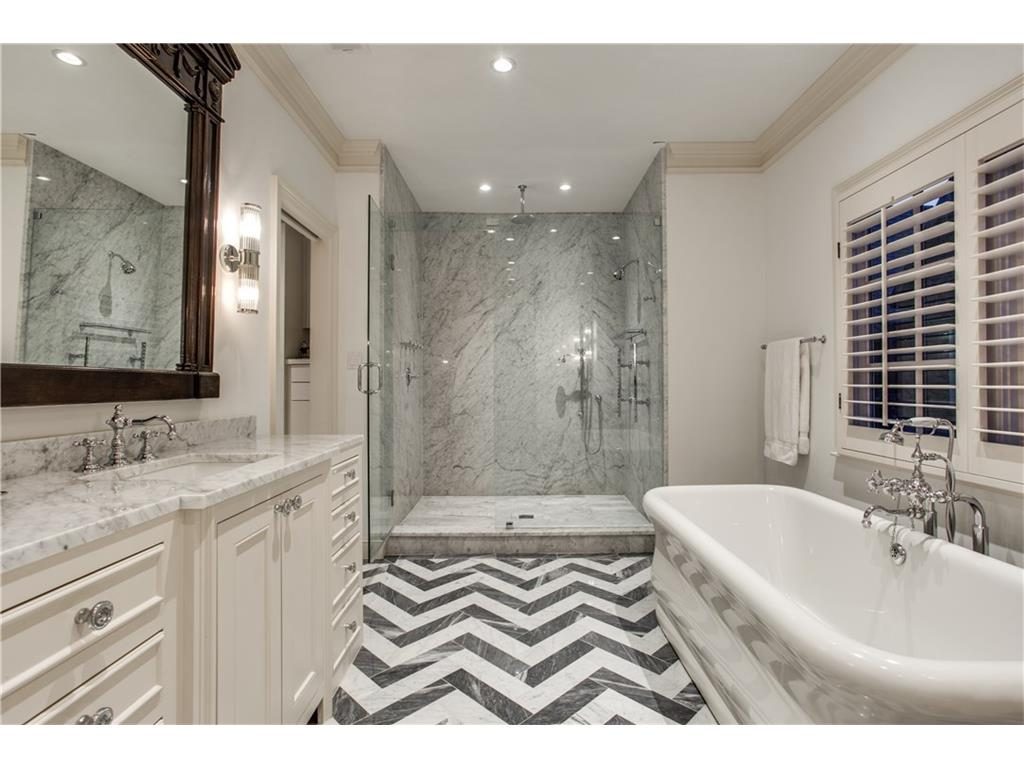 Oak Lawn Townhouse master bath 2.ashx