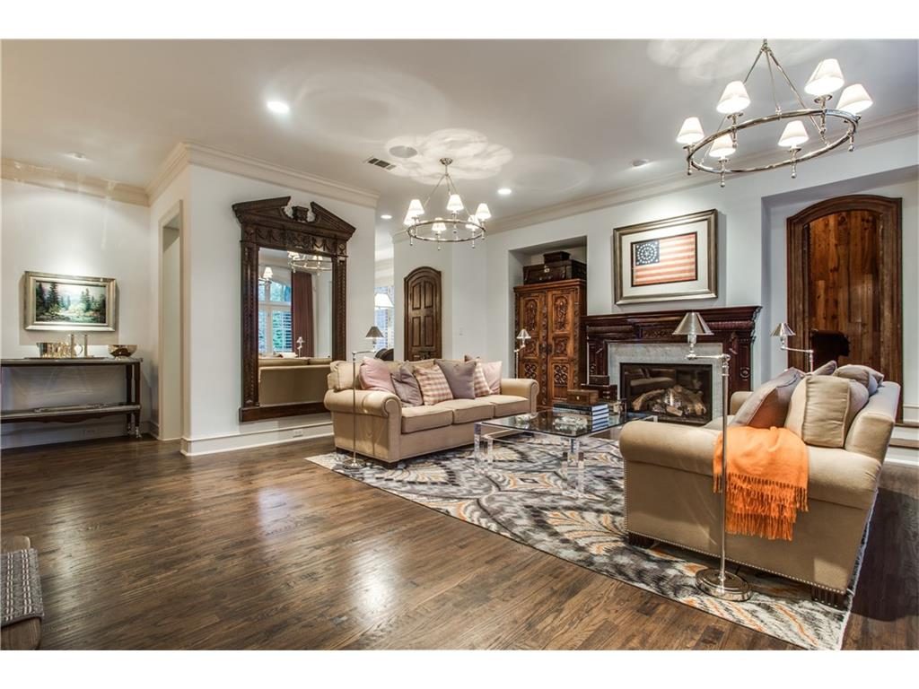Oak Lawn Townhouse living 2.ashx