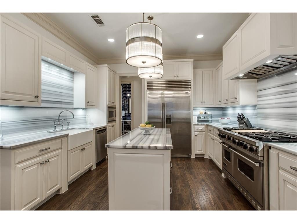 Oak Lawn Townhouse kitchen 1.ashx