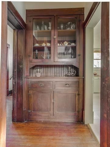 130 N. Edgefield Butler's Pantry