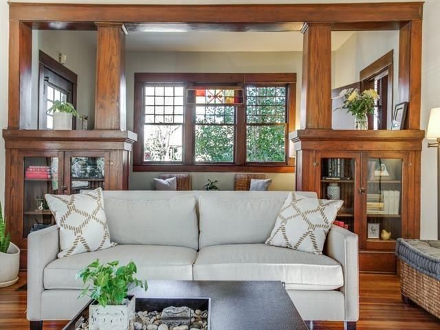 130 N. Edgefield Living 2