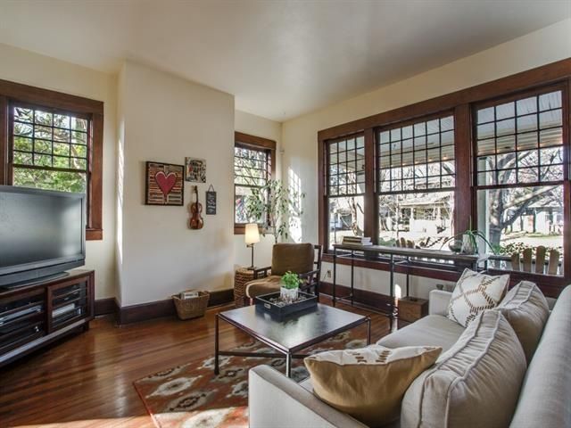 130 N. Edgefield Living