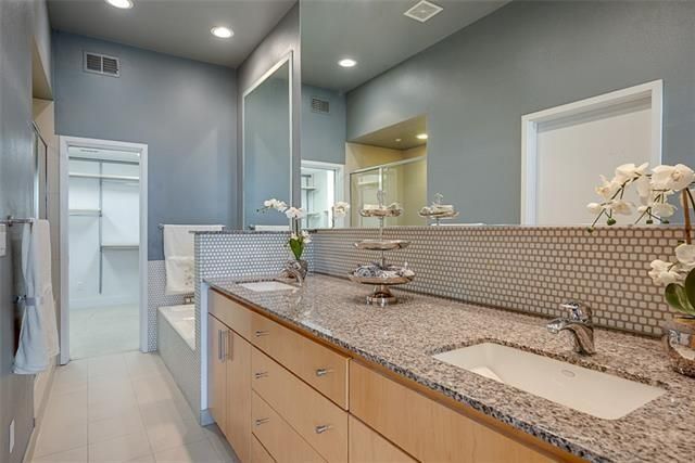 2111 Clark d