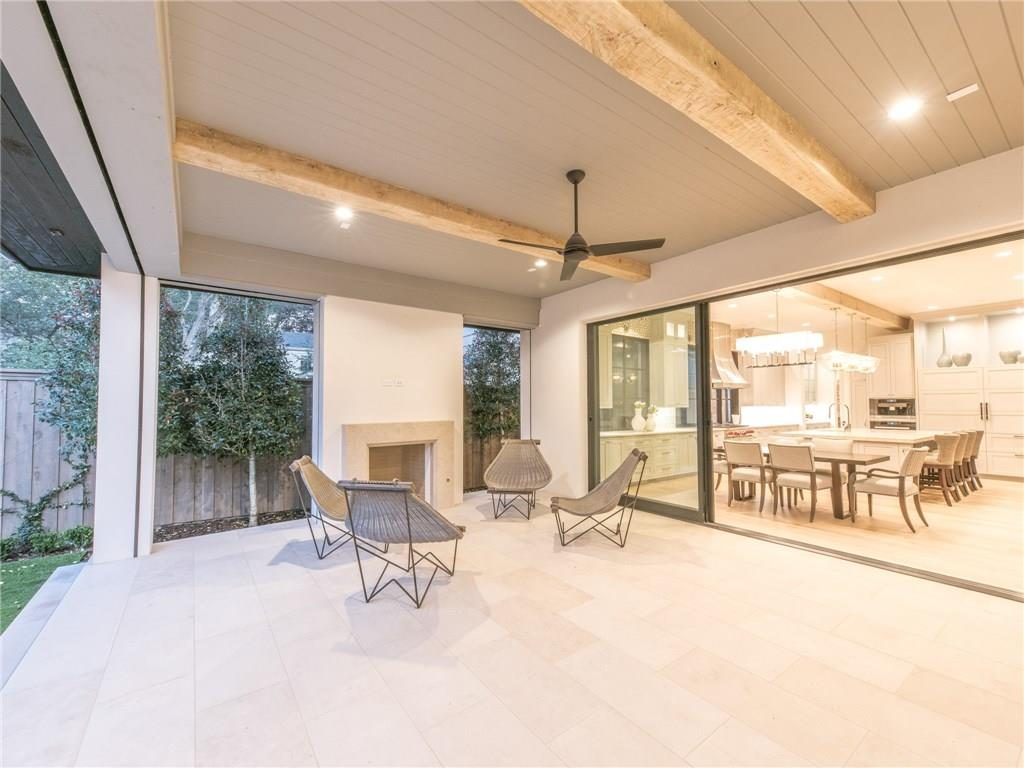 Mediterranean 4412 Lorraine patio to kitchen interior