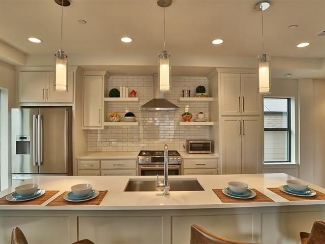 2127 Clark c