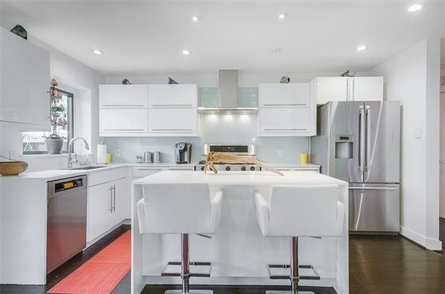 3833 W Beverly c