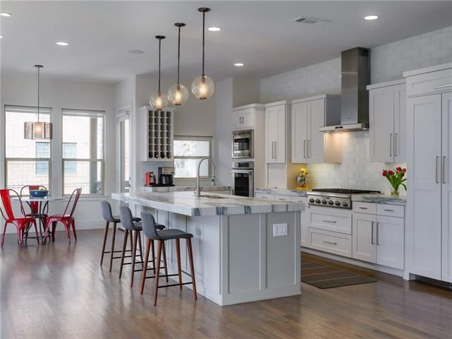 oak lawn contemporary