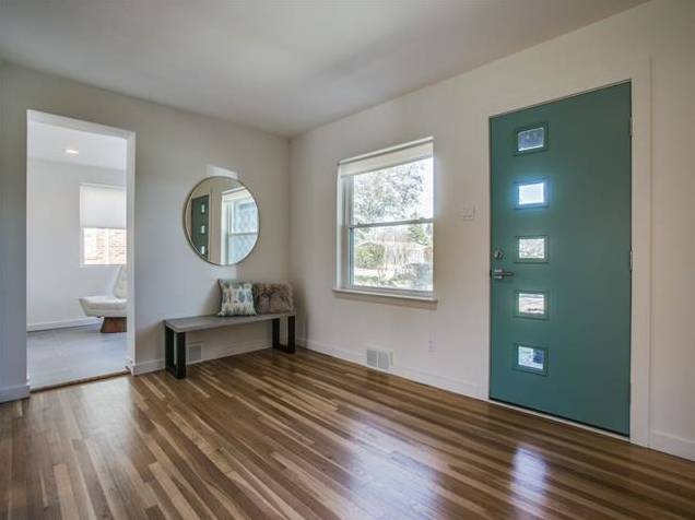 9771 Ash Creek Foyer