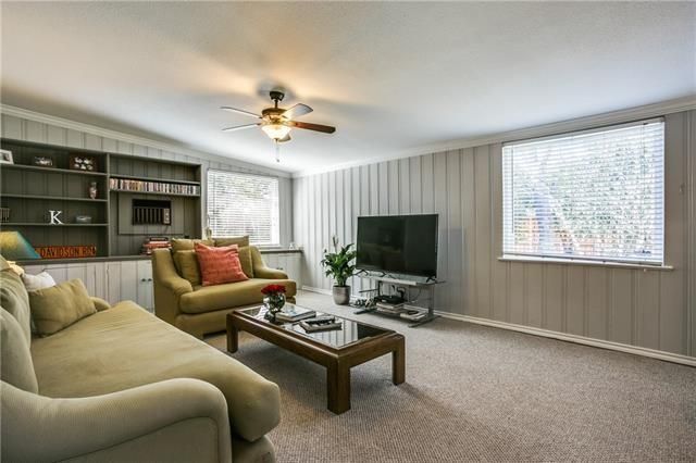 9943 Lakemont d