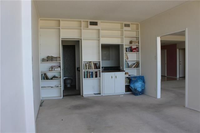 Athena 915 - Bedroom Bar 1