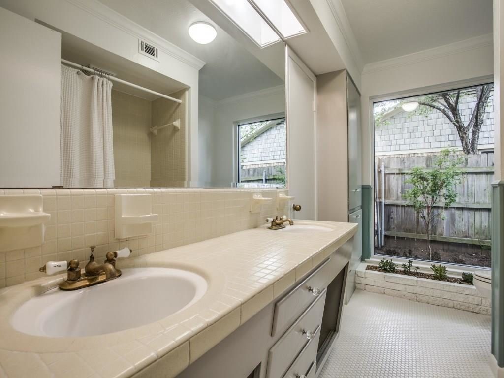 3356 Merrell Second Bath