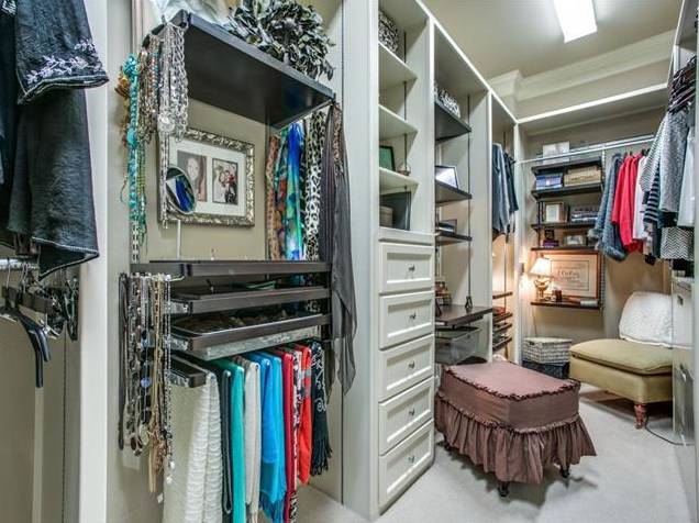 6615 Bandera 1A Master Closet