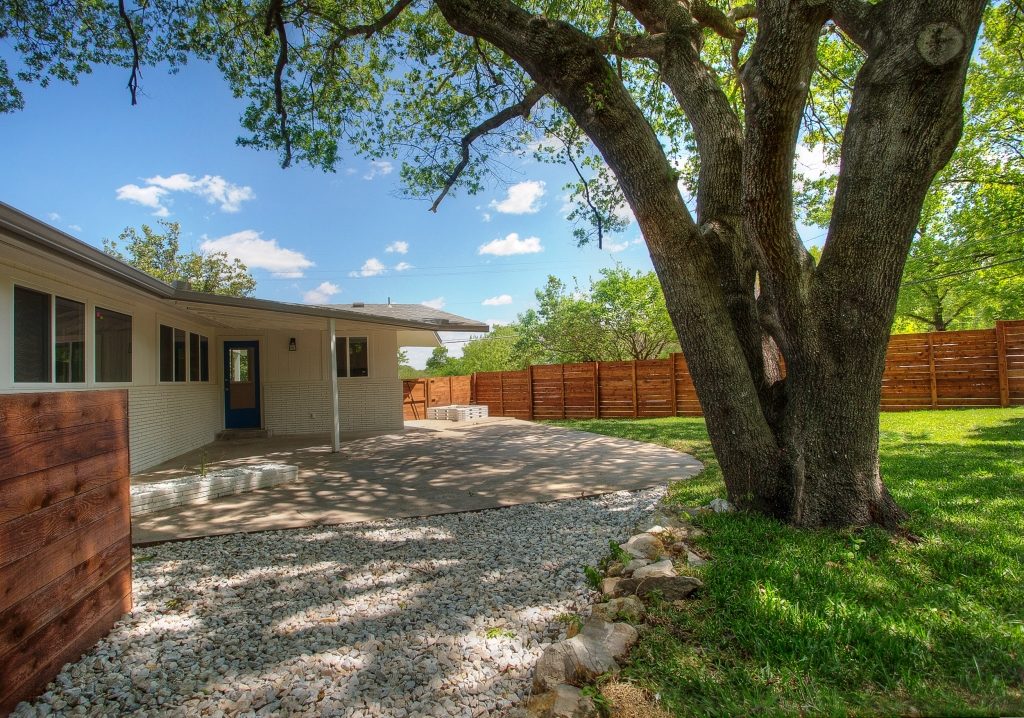 6701 Woodstock back yard