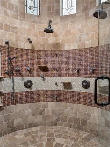 9553 BELLA TERRA Master Shower