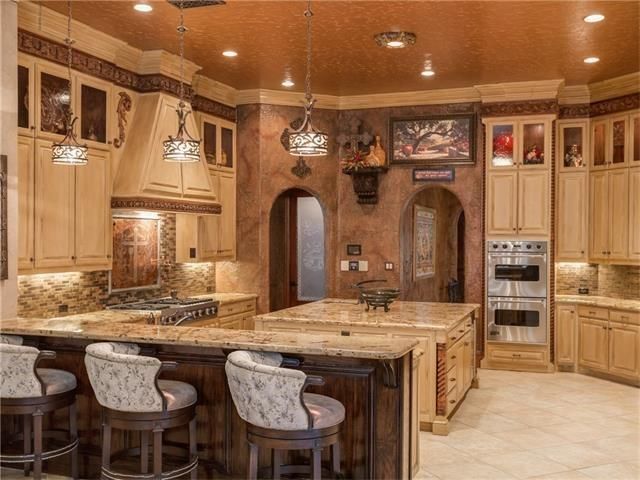 9553 BELLA TERRA kitchen
