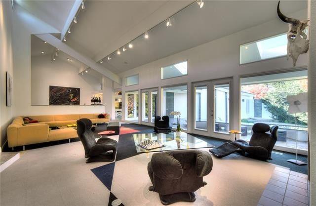 9109 Clearlake Dr. Living overview