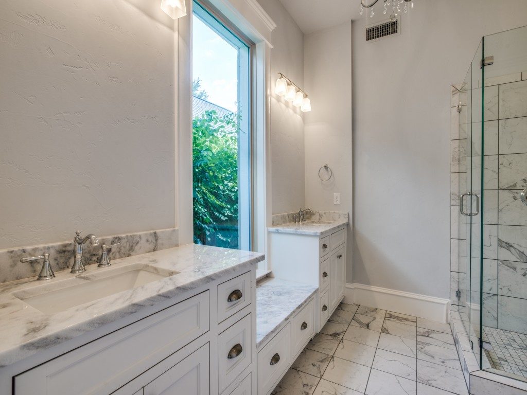Lots of natural light in 1309 Belle Place