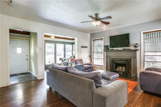 Kessler Plaza Stone Cottage | CandysDirt.com