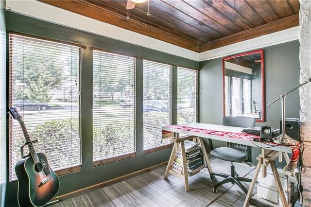 Kessler Plaza Stone Cottage | CandysDirt.com