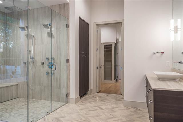 Kitchens and Bathrooms Take Center Stage in these Three DFW Luxury Homes | CandysDirt.com