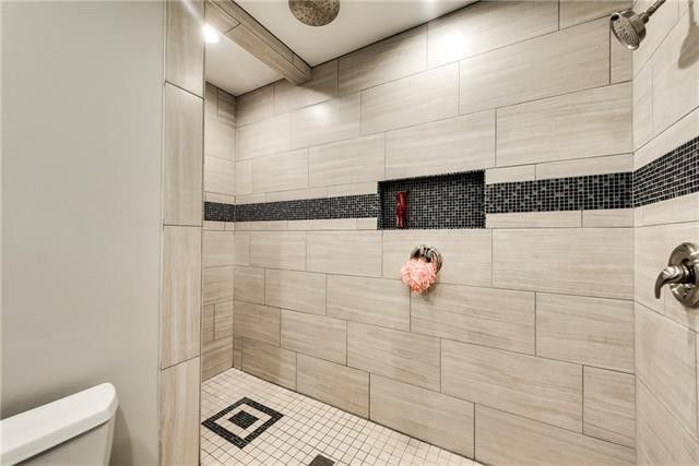 Splurge vs. Steal: Two Houses in Midway Hollow | CandysDirt.com