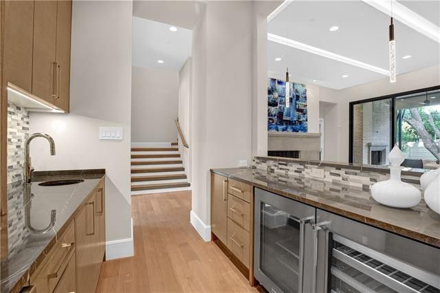 Exceptional Bluffview Custom Contemporary Takes Luxury Seriously with Fab Looks | CandysDirt.com