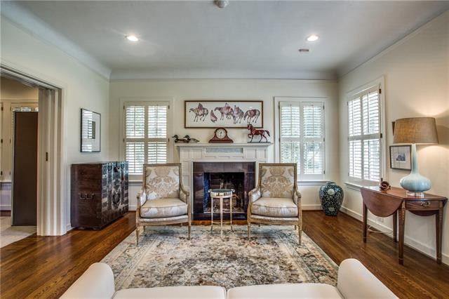 Splurge vs. Steal: Two Lakewood Homes in the Lovely Country Club Estates | CandysDirt.com