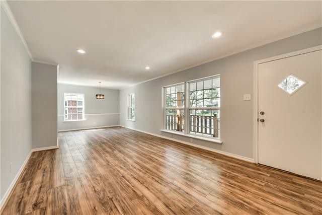 Adorable Casa View Oaks Cottage with Big Updates Won't Last Long | CandysDirt.com