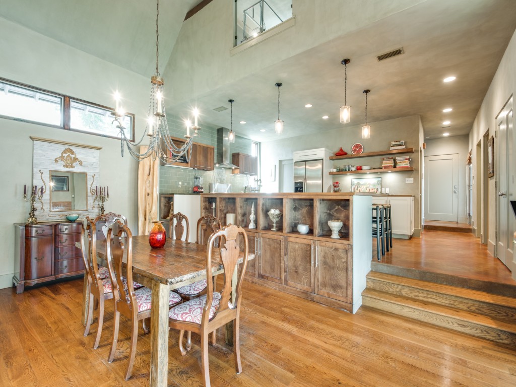 White Rock Valley Modern Offers Open Space, Private Feel