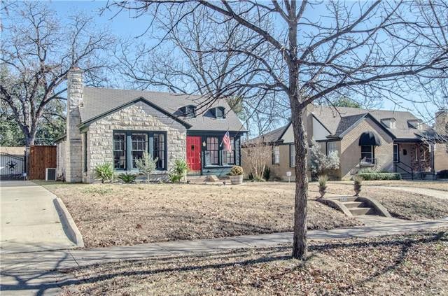 Get Cozy in this Hampton Hills Cottage, Minutes from Bishop Arts | CandysDirt.com