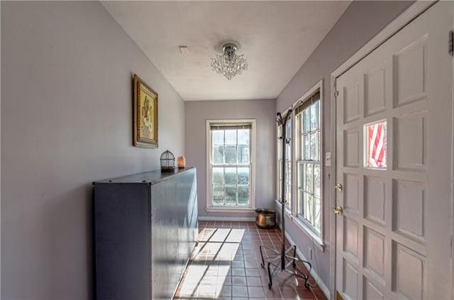 Get Cozy in this Hampton Hills Cottage, Minutes from Bishop Arts | CandysDirt.com