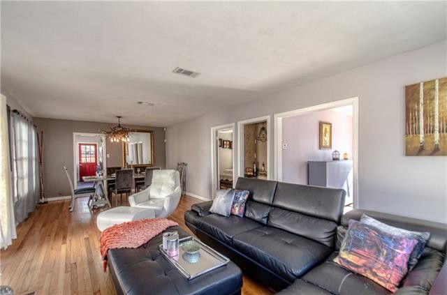 Get Cozy in this Hampton Hills Cottage, Minutes from Bishop Arts | CandysDirt.com