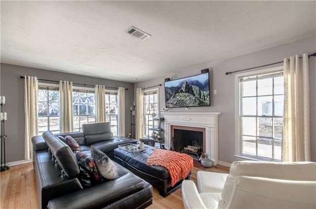 Get Cozy in this Hampton Hills Cottage, Minutes from Bishop Arts | CandysDirt.com